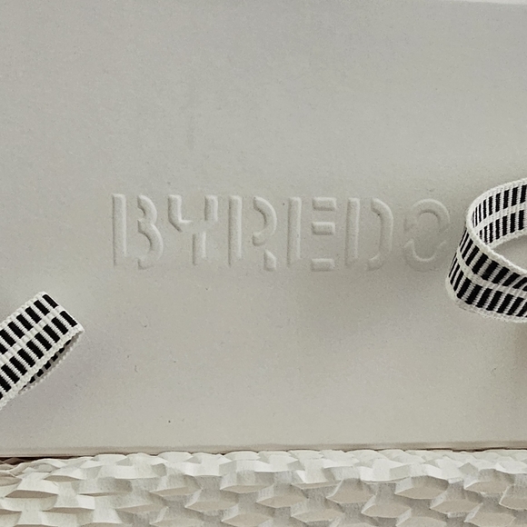 Byredo Gift Box with signature tissue paper - Picture 3 of 3